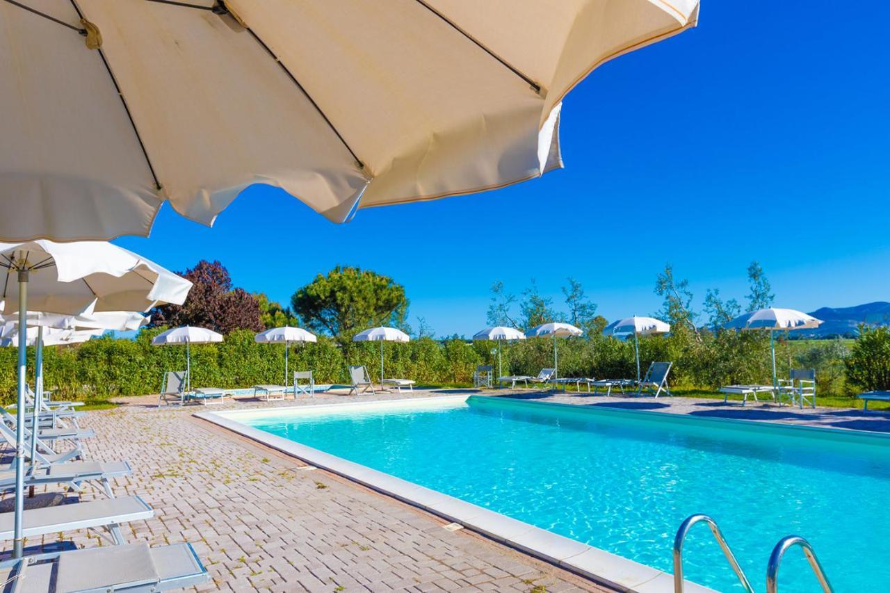 Glamping Gli Etruschi Hotel ปีออมบีโน ภายนอก รูปภาพ