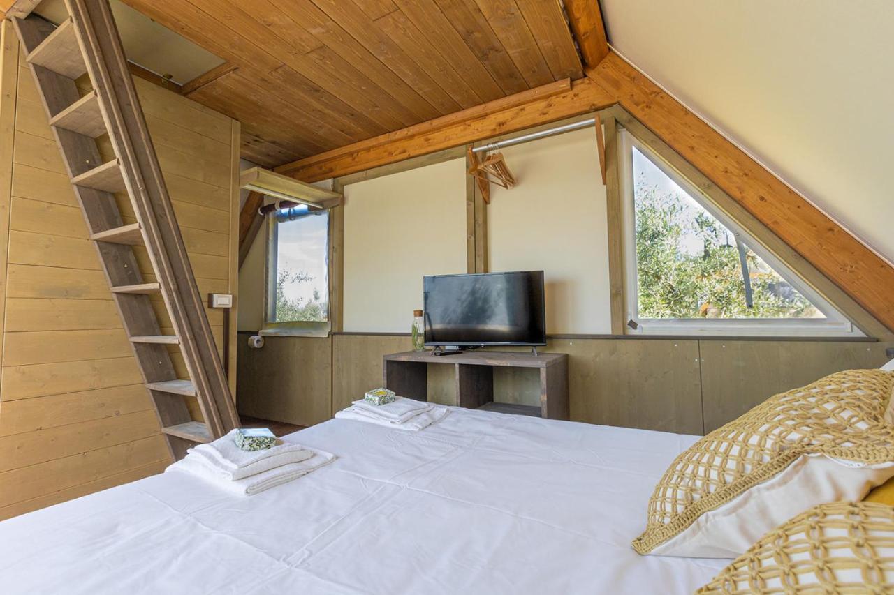Glamping Gli Etruschi Hotel ปีออมบีโน ภายนอก รูปภาพ