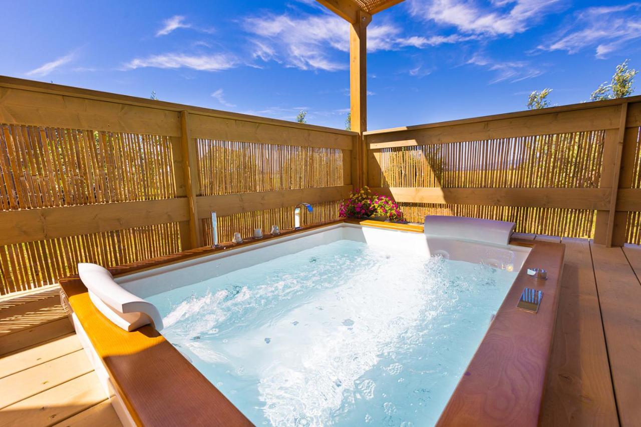 Glamping Gli Etruschi Hotel ปีออมบีโน ภายนอก รูปภาพ