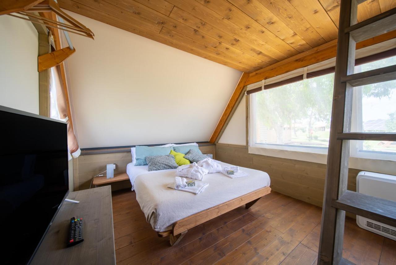 Glamping Gli Etruschi Hotel ปีออมบีโน ภายนอก รูปภาพ