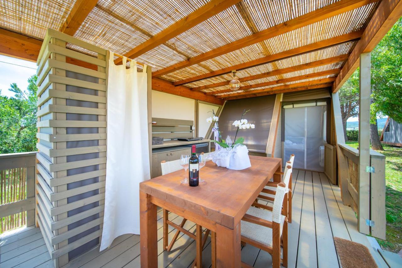 Glamping Gli Etruschi Hotel ปีออมบีโน ภายนอก รูปภาพ